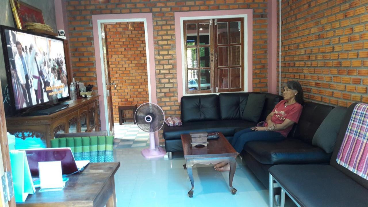 Sun Smile Hostel Ubon Ratchathani Ngoại thất bức ảnh